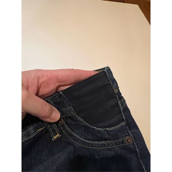Gap Maternity Jean Shorts side stretch 6 - Picture 11 of 11